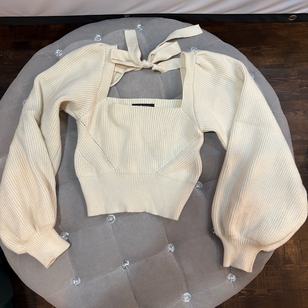 MINKPINK Cream Puff Sleeve Crop Top